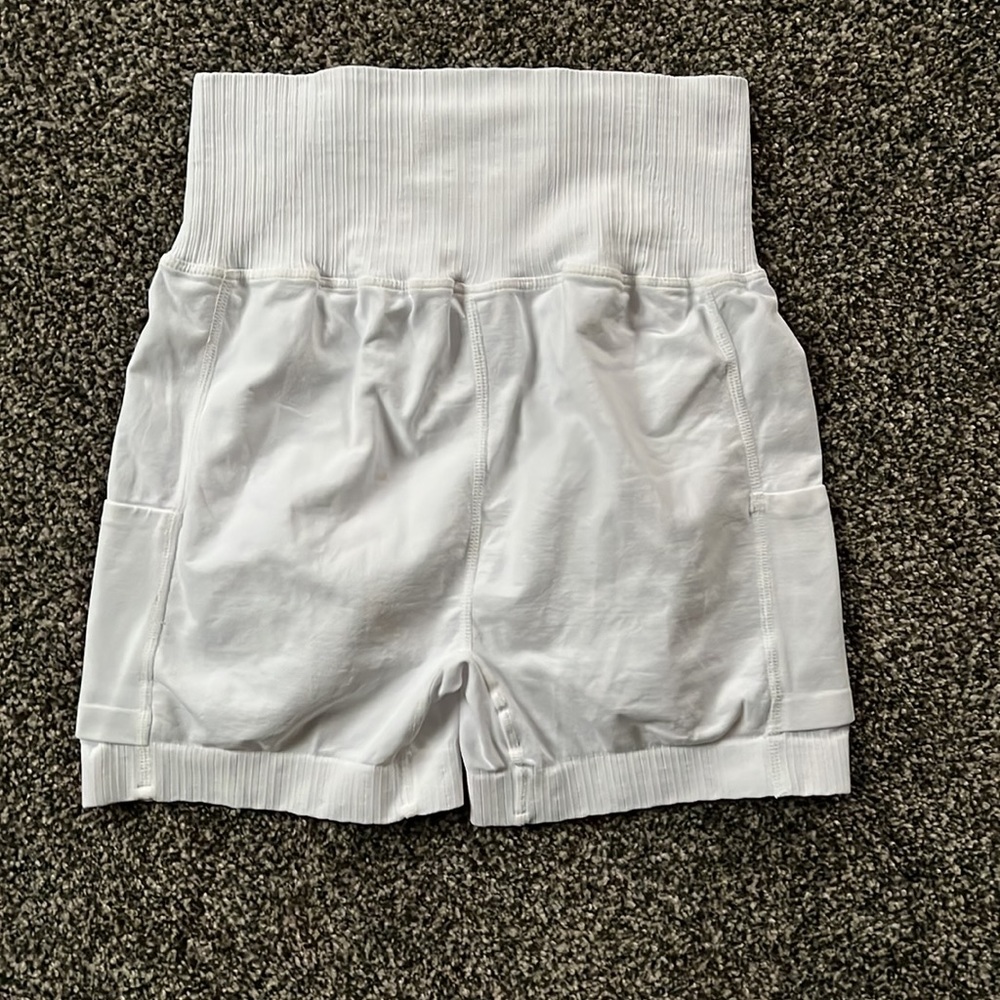 FP Movement Good Karma Ruched Crop Tank & Tennis Short - White - M/L - Picture 10 of 11